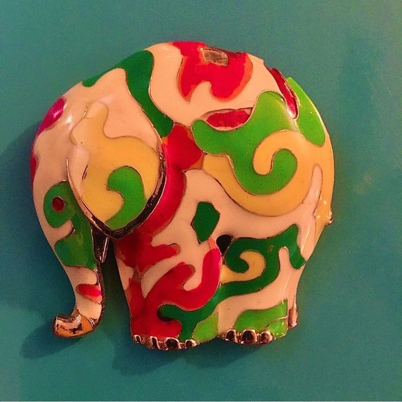 ELEPHANT BROOCH LIKE NEW CONDITION - Picture 1 of 4